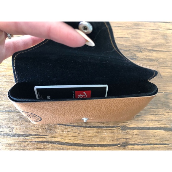 Ray ban case - Picture 3 of 3